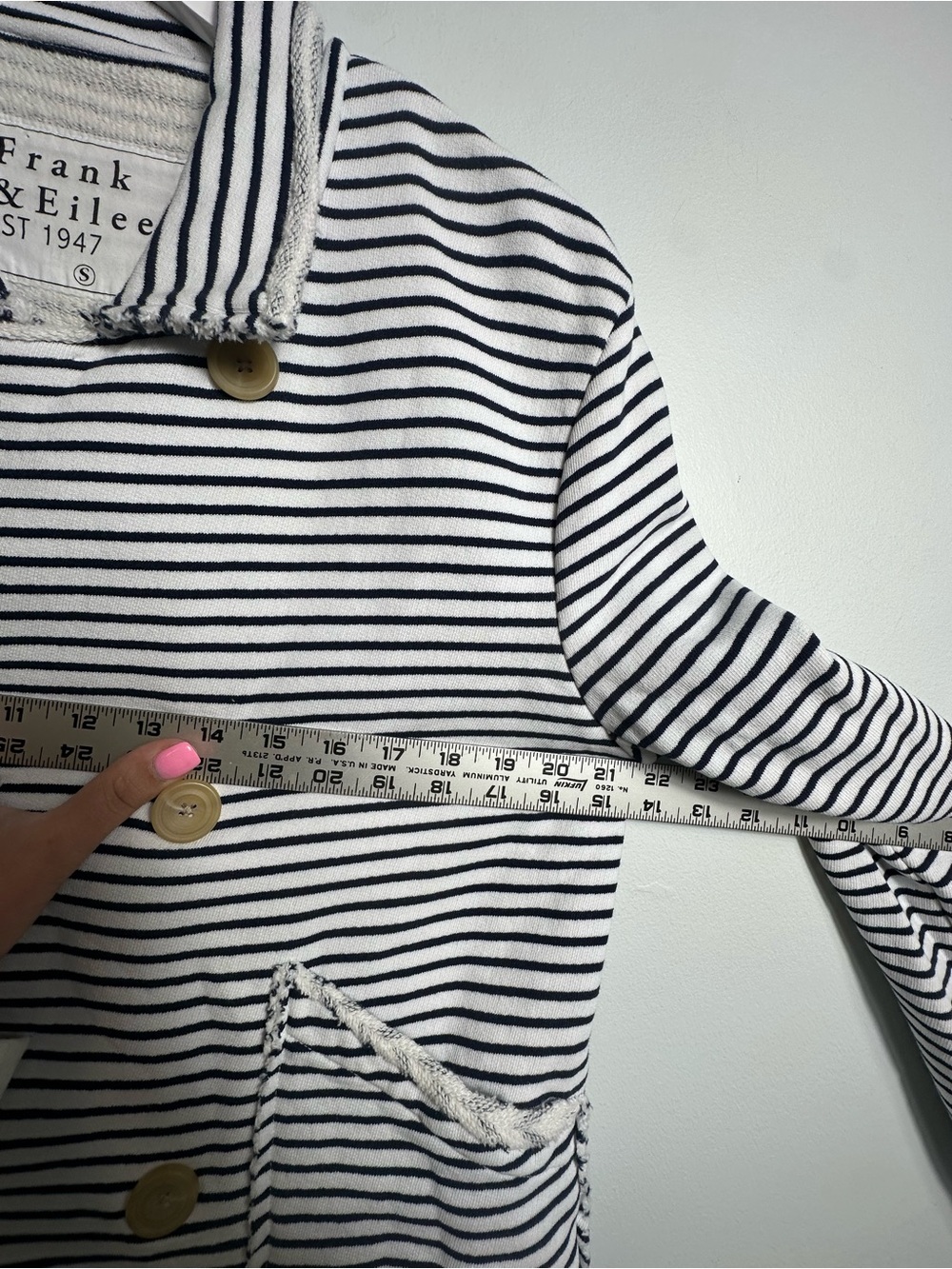 FRANK & EILEEN MINI BELFAST
Cropped Sweatshirt Peacoat, Current Season - Picture 12 of 17